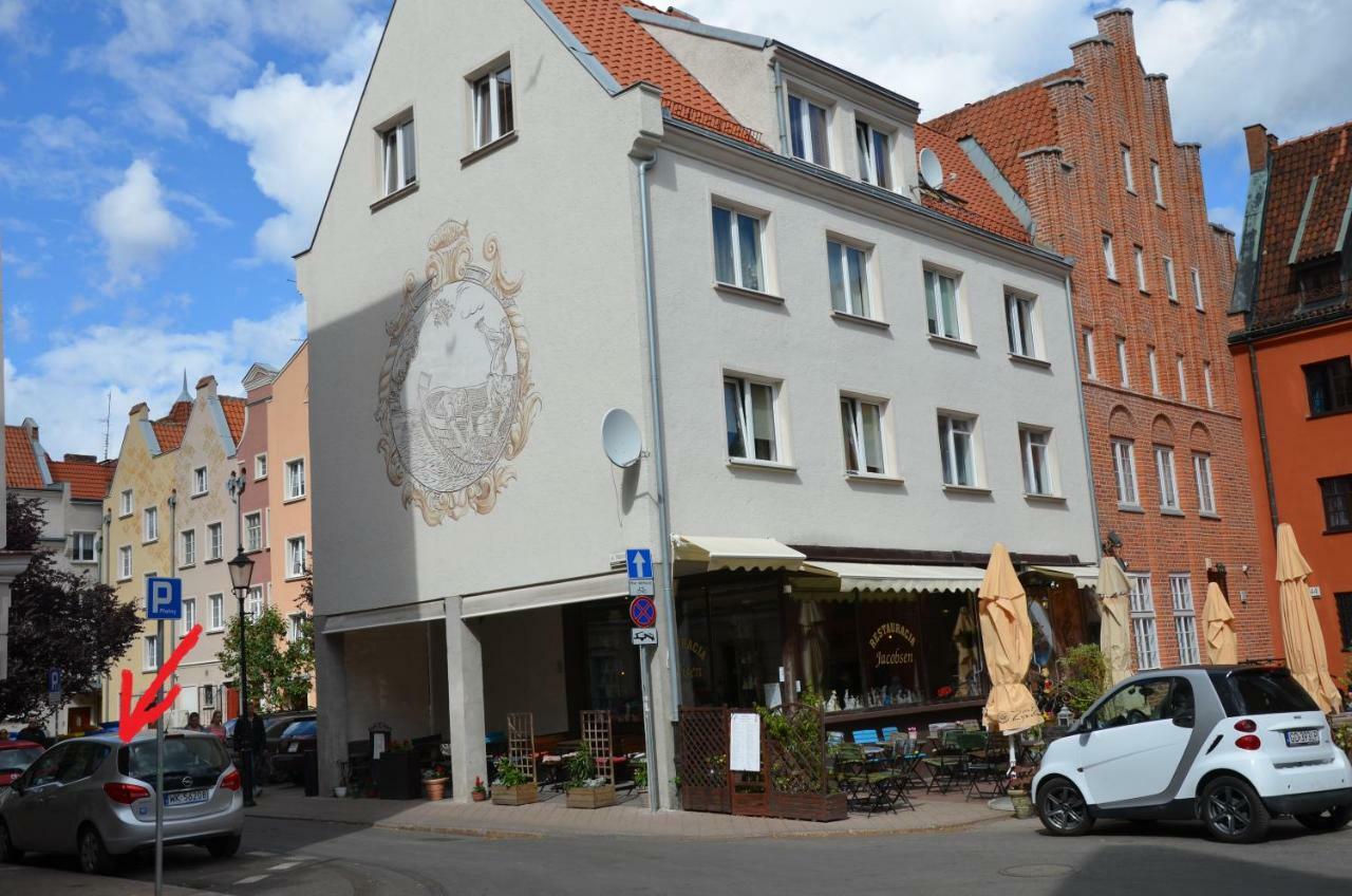 Apartment Above Motlawa Gdansk Bagian luar foto