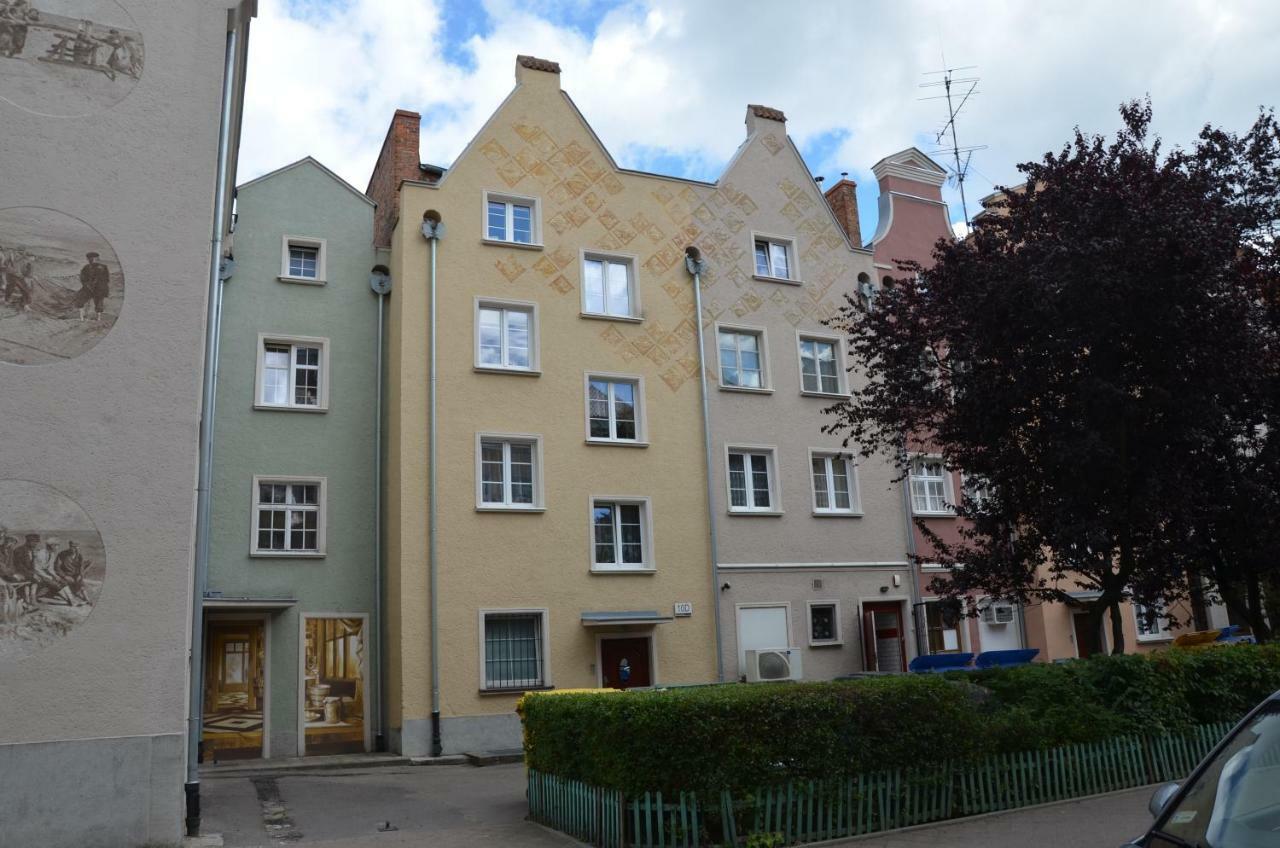 Apartment Above Motlawa Gdansk Bagian luar foto