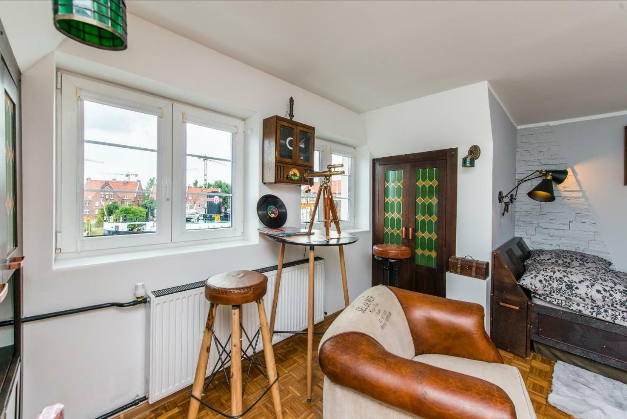 Apartment Above Motlawa Gdansk Bagian luar foto