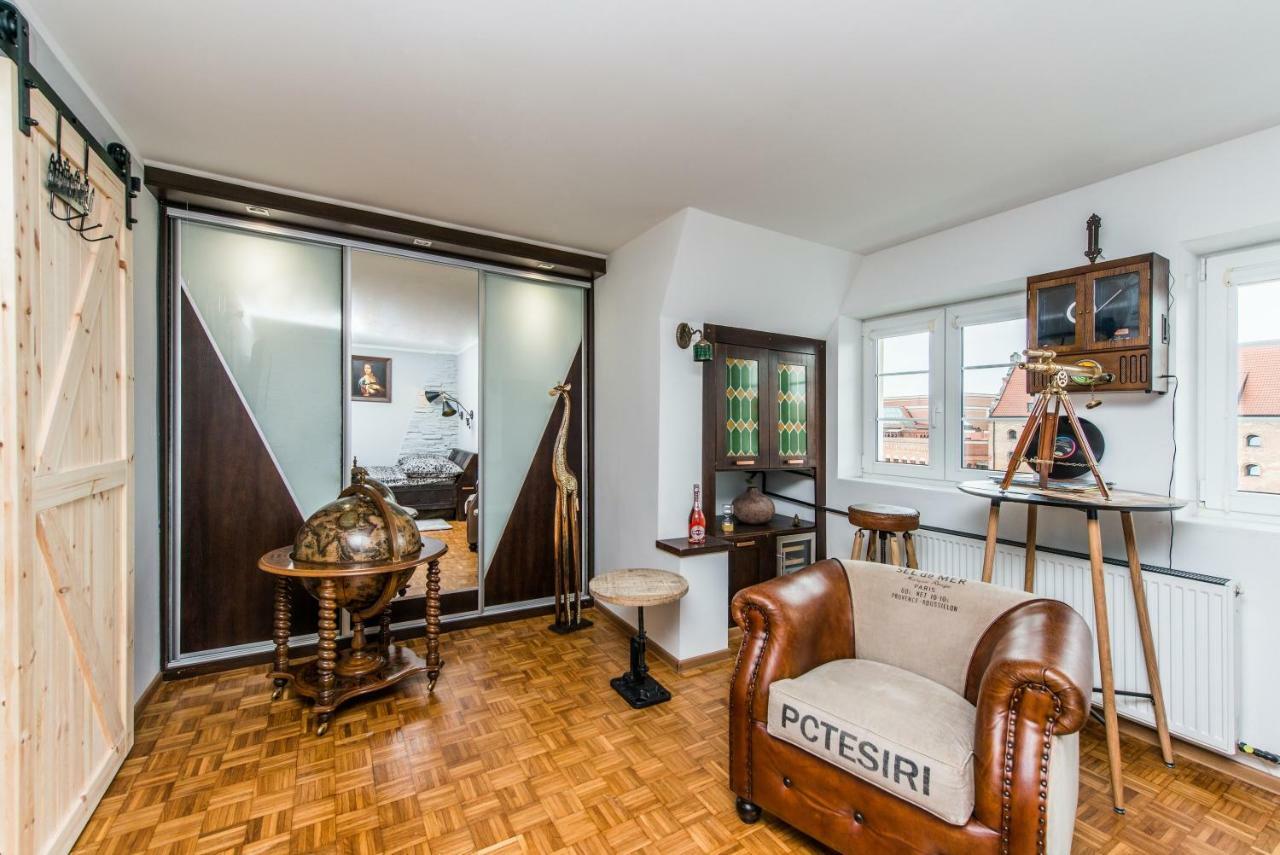 Apartment Above Motlawa Gdansk Bagian luar foto